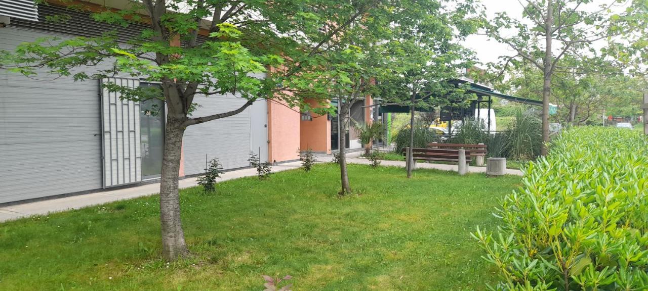 Apartment Luka ポドゴリツァ エクステリア 写真