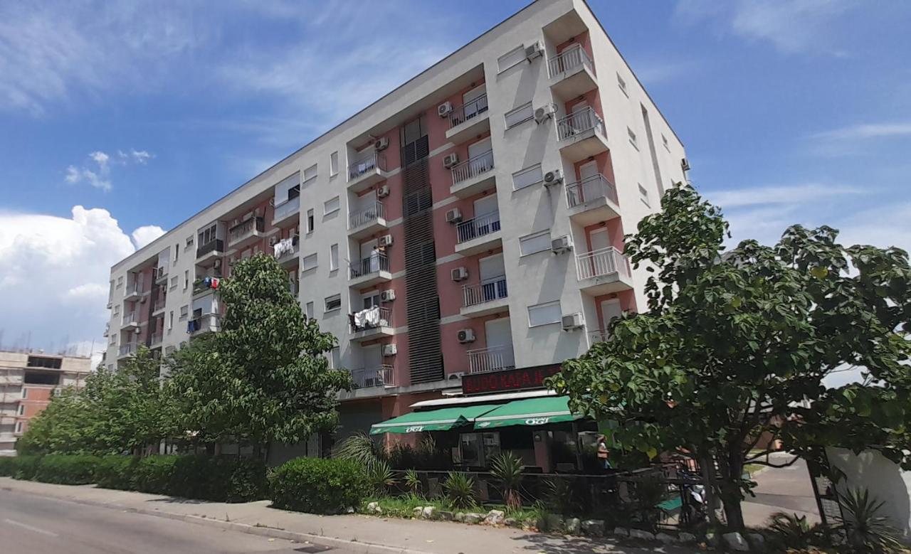Apartment Luka ポドゴリツァ エクステリア 写真